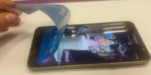 Wymiana wyświetlacza Samsung J7 2016