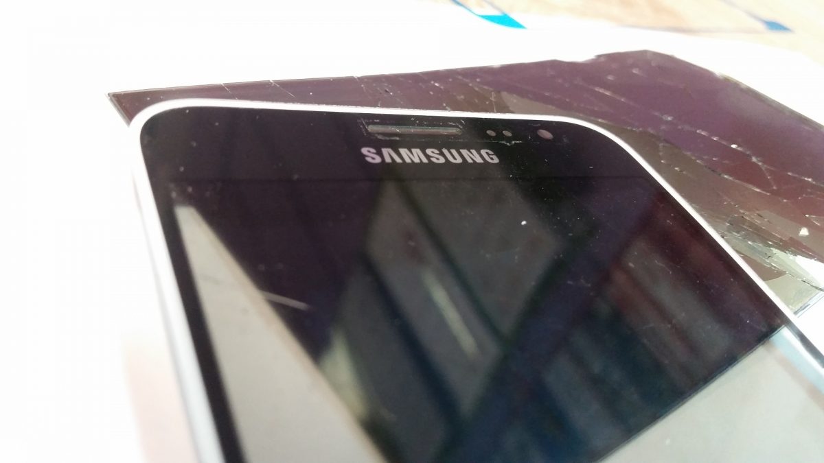 Wymiana wyświetlacza w Samsung J3 2016