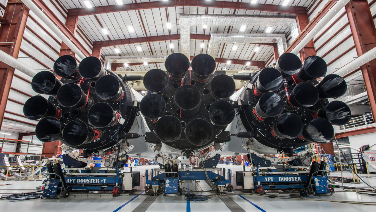 FALCON HEAVY – rakieta wielokrotnego użytku od SpaceX