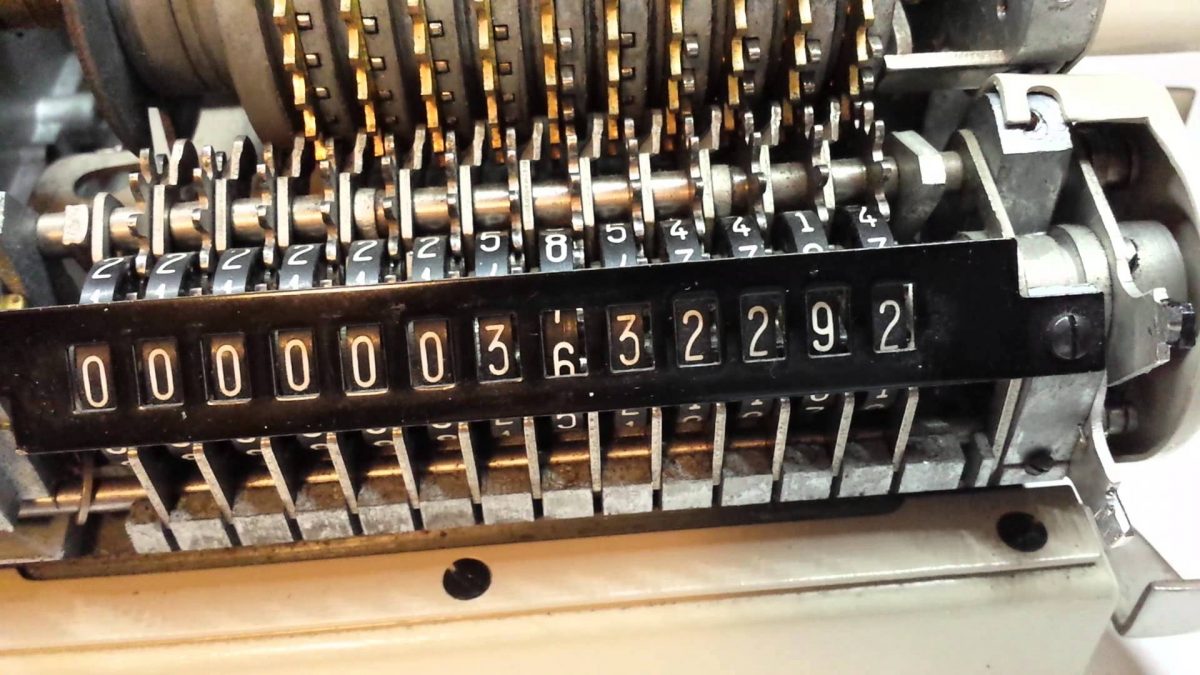 Kalkulator z pamięcią akustyczną – historia