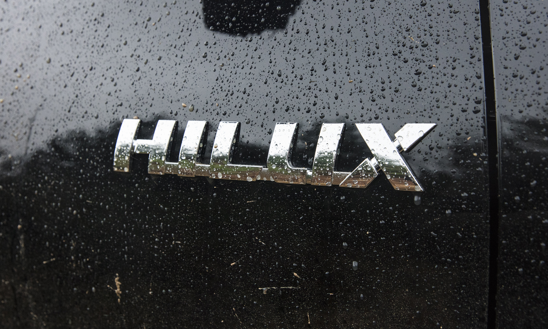 Toyota Hilux Invincible 50 Chrome Edition
