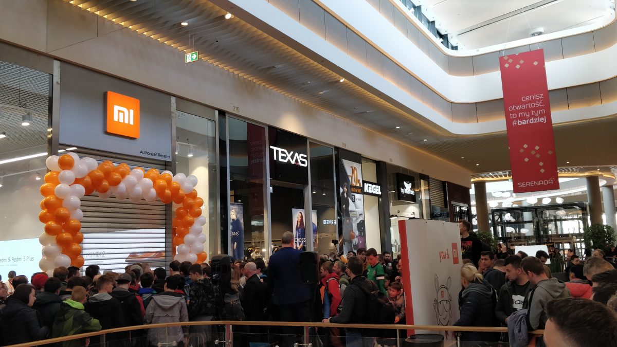 Tłumy na otwarciu pierwszego salonu Xiaomi w Polsce