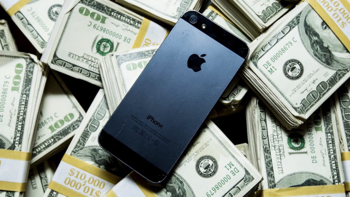 Ile trzeba pracować na nowego iPhone’a? W Polsce zdecydowanie za długo