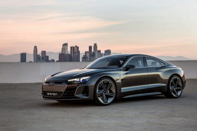 Audi E tron GT Elektryczne Czterodrzwiowe Coup 