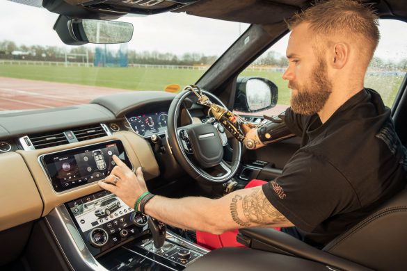 Drzwi Land Rovera mogą otwierać się automatycznie?