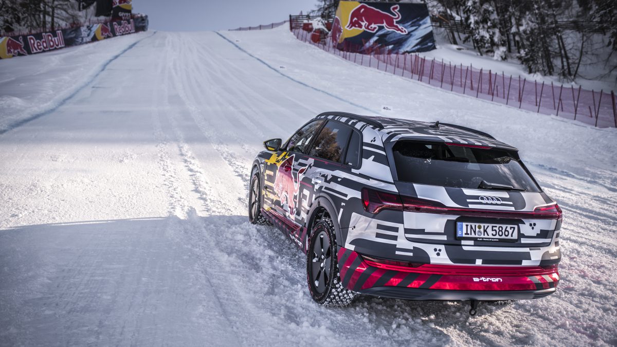 Audi e-tron: elektryczna technologia kontra stok narciarski