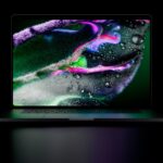 MacBook Pro z wyświetlaczem PROLED XDR obsługiwany dotykiem