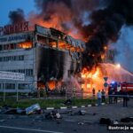 Płonące centrum danych - ilustracja wygenerowana przez AI, nie przedstawia rzeczywistego obiektu