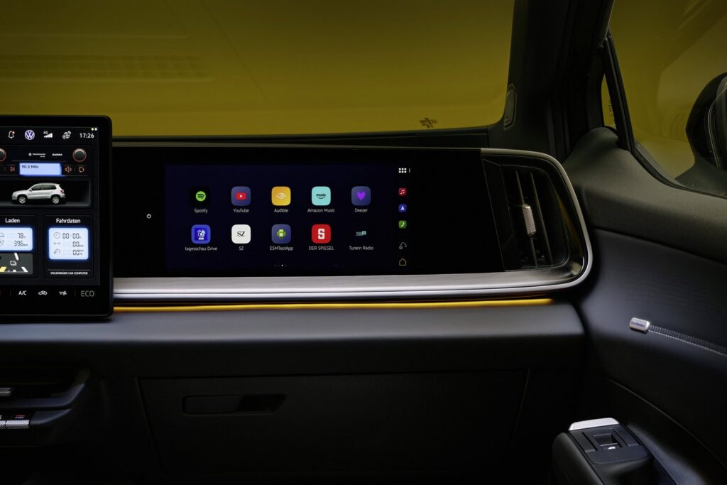 Ekran multimediów i ekran pasażera w Volkswagenie ID. Tiguan